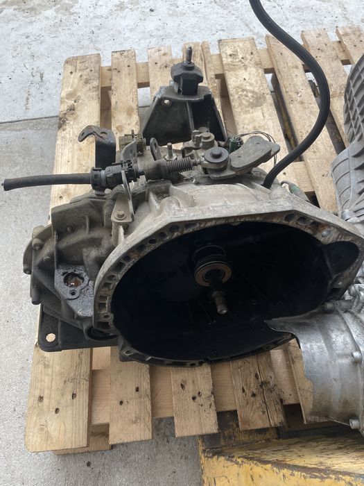 Cutie viteze Renault 2.0dci 6 trepte cod8200726841 cod8200562302