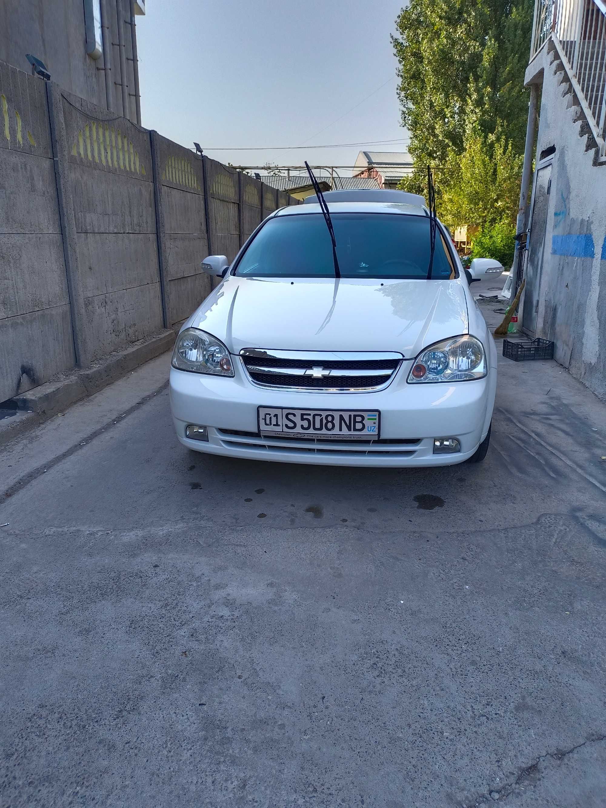 Chevrolet lacetti 1.8 2013 benzin