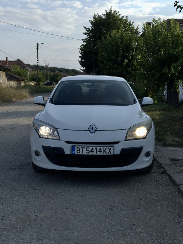 Продавам Renault Megane III – 2009 г. | 1.6 бензин | 110 к.с.