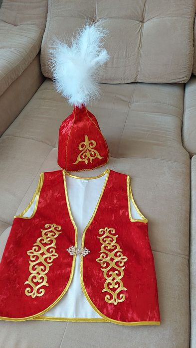 Казахская жилетка, шапочка