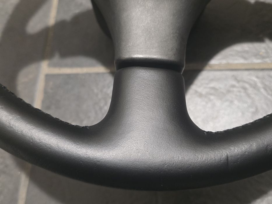 Волан БМВ Е30, Е34, Е32 и др Nardi Blackline 365mm ОЕМ