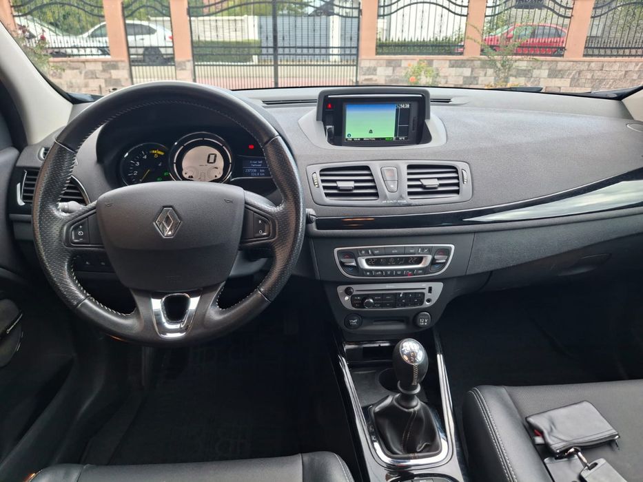 Renault Megane3”BOSE”1,5 Diesel-110cp-2013-euro5-rec adus pe roti!