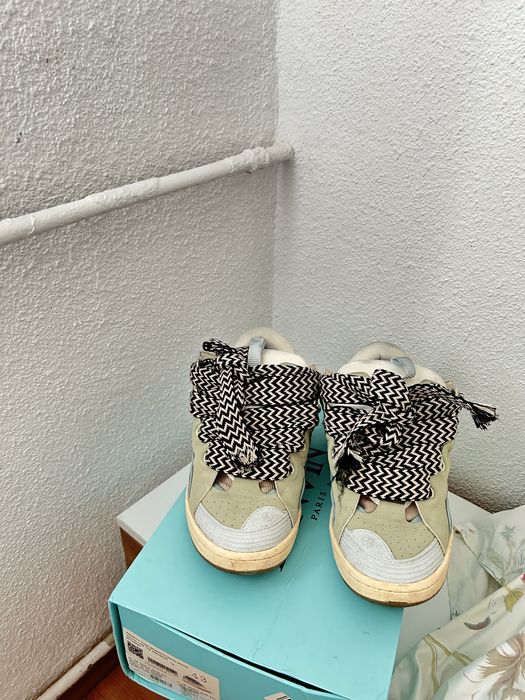 Lanvin curb.