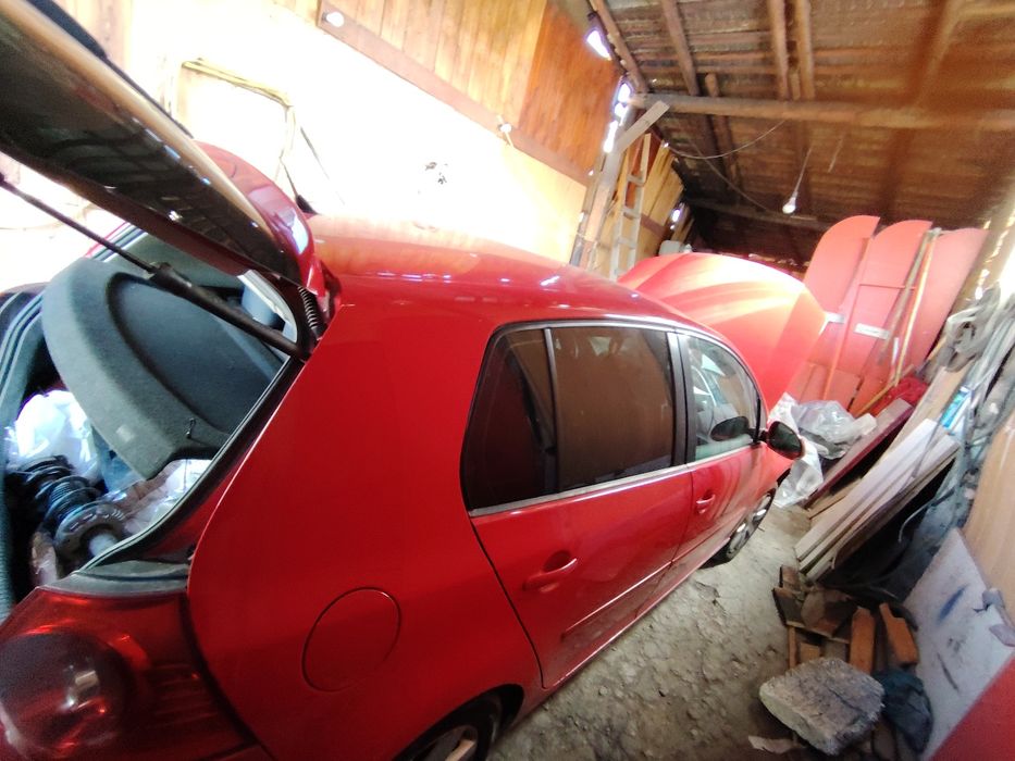 Vând golf sau pentru dezmembrari 5 2.0 tsfi 170 cp