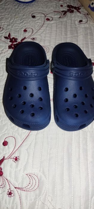 Papuci CROCS   mărimea 25/26