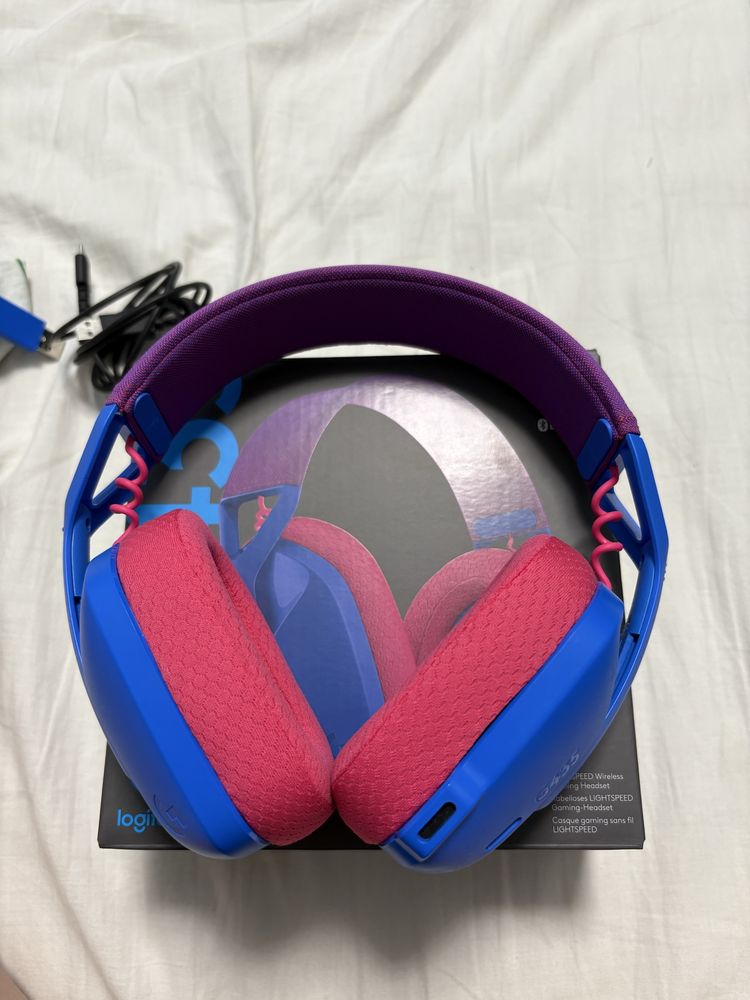Продавам слушалки Logitech G435 blue