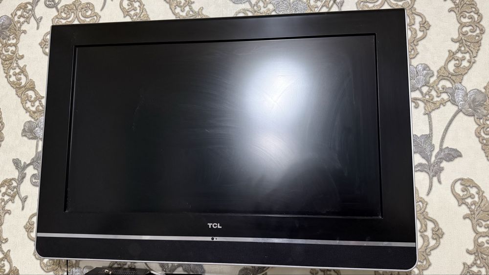 Срочно продам телевизор TCL