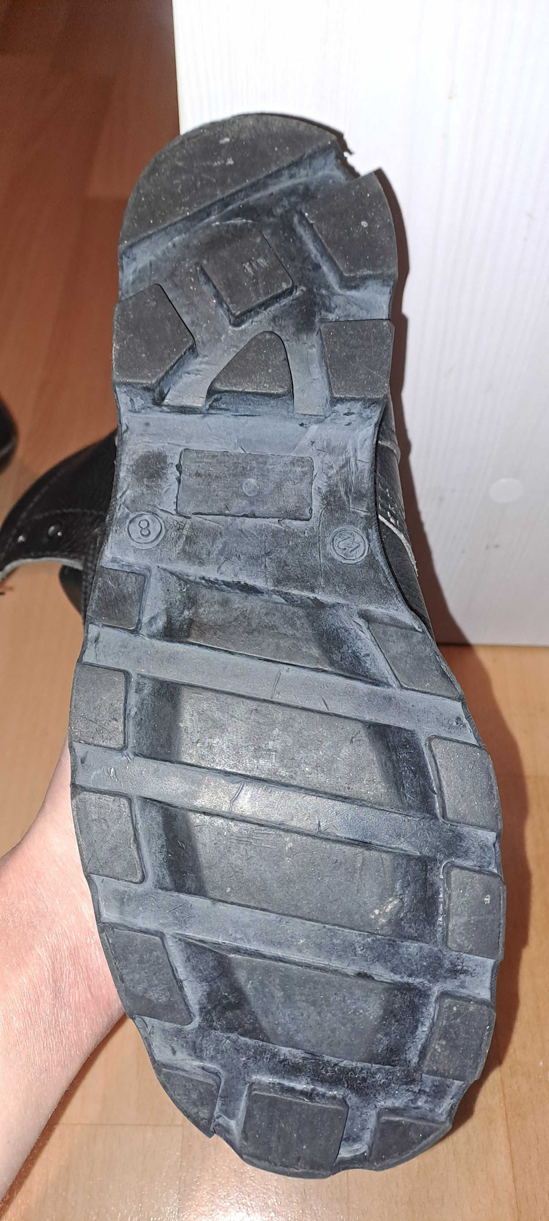 Продаю Берцы зимние