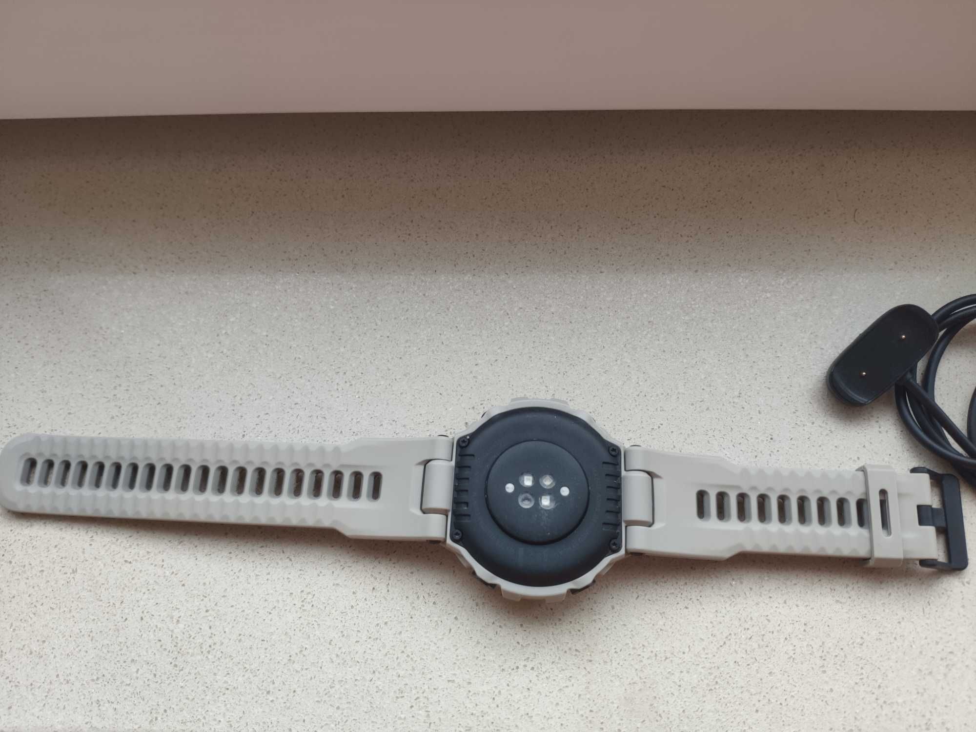 Смарт часовник Amazfit T-Rex