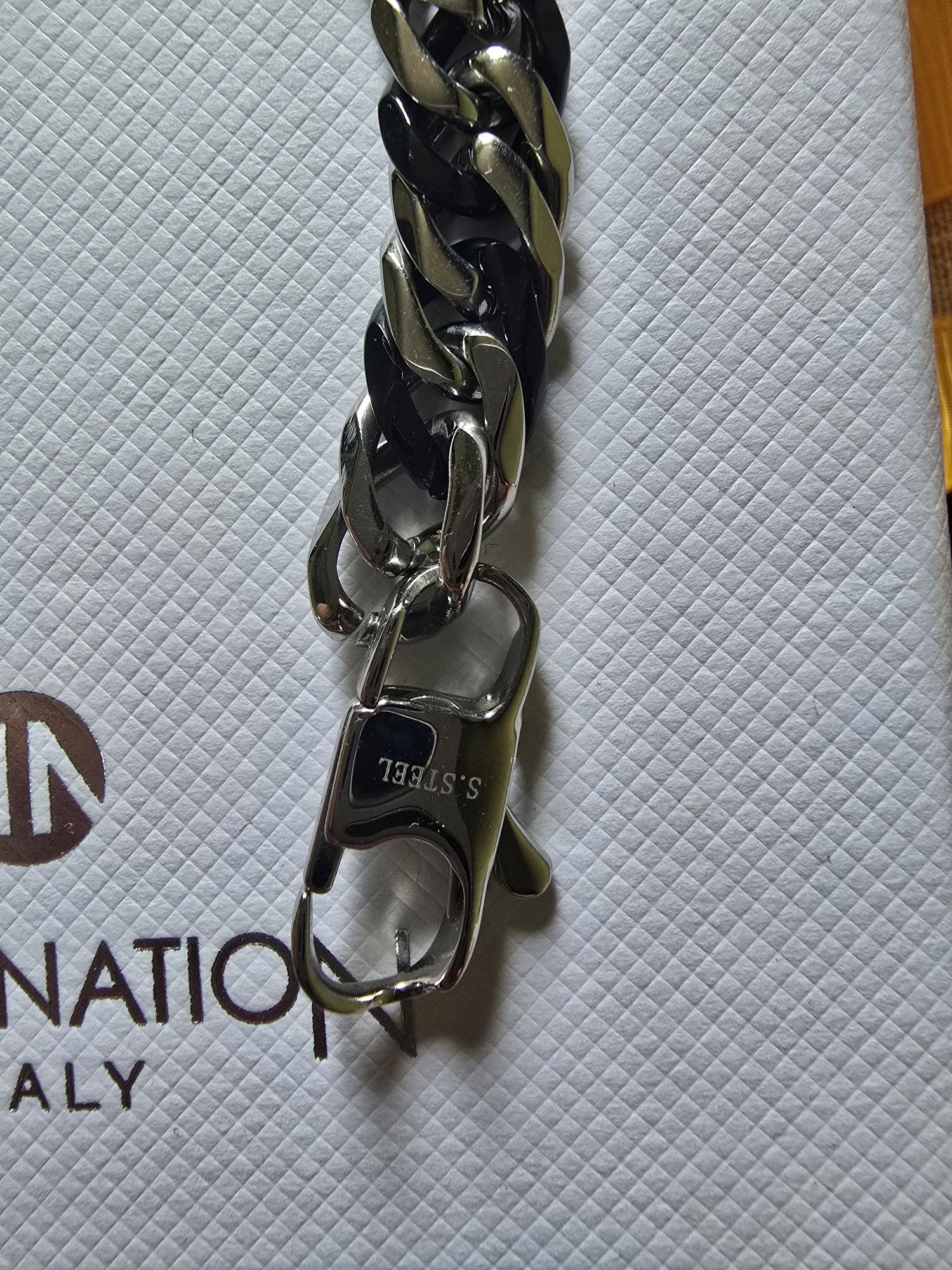 Продавам гривна Nomination Italy
