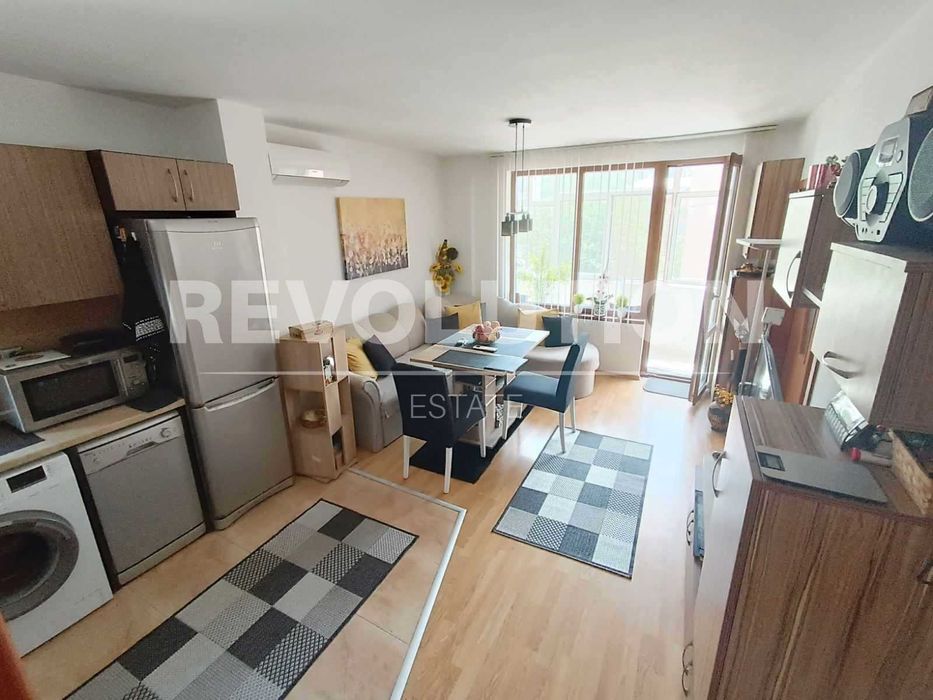 ПРОСТОРЕН тристаен апартамент в района на ВИНС!