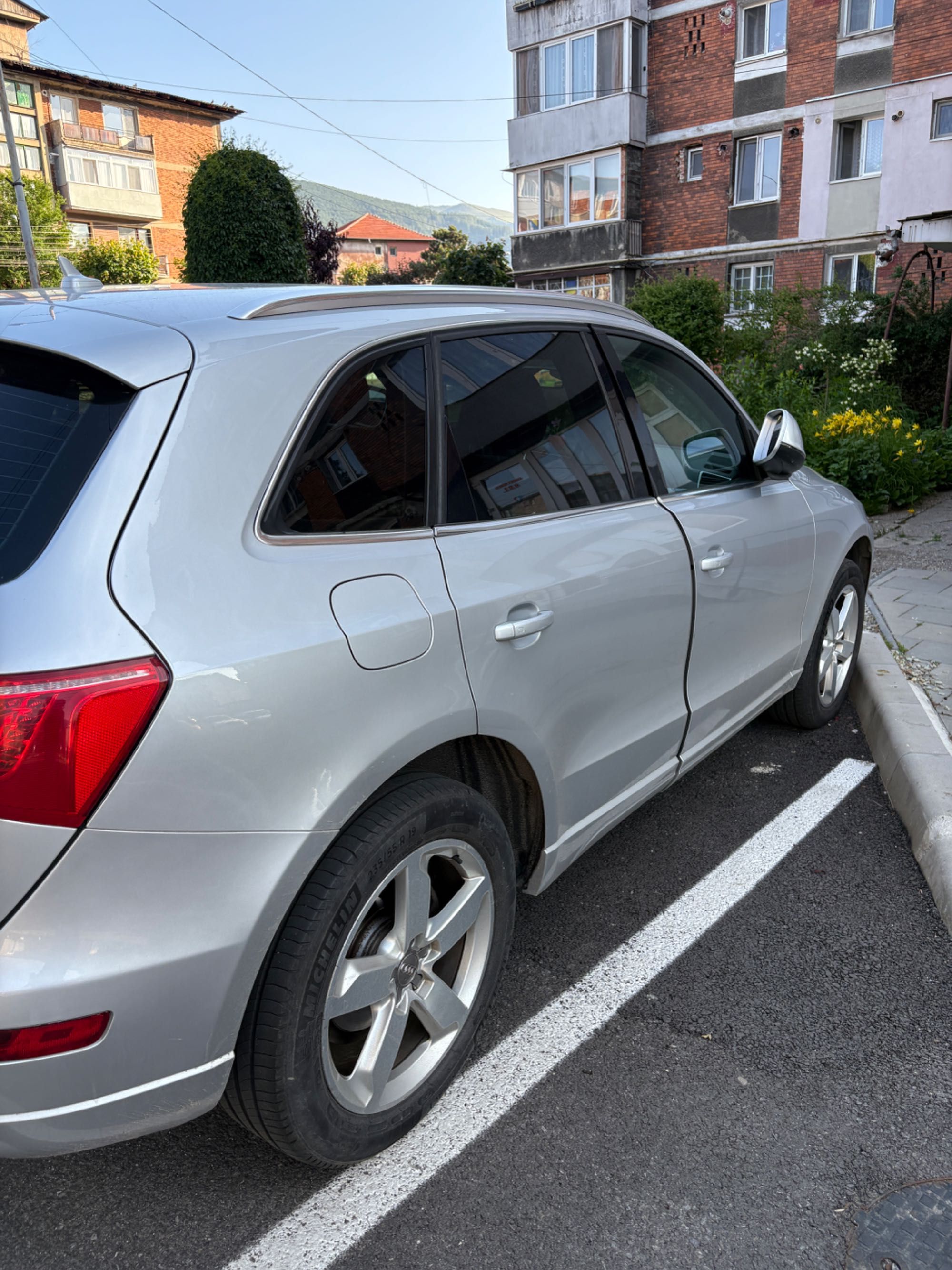 Vând Audi SQ5 2010