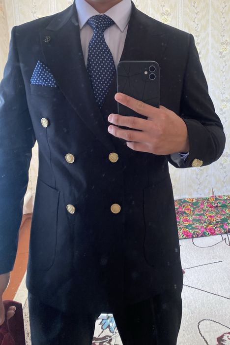Классический черный костюм
