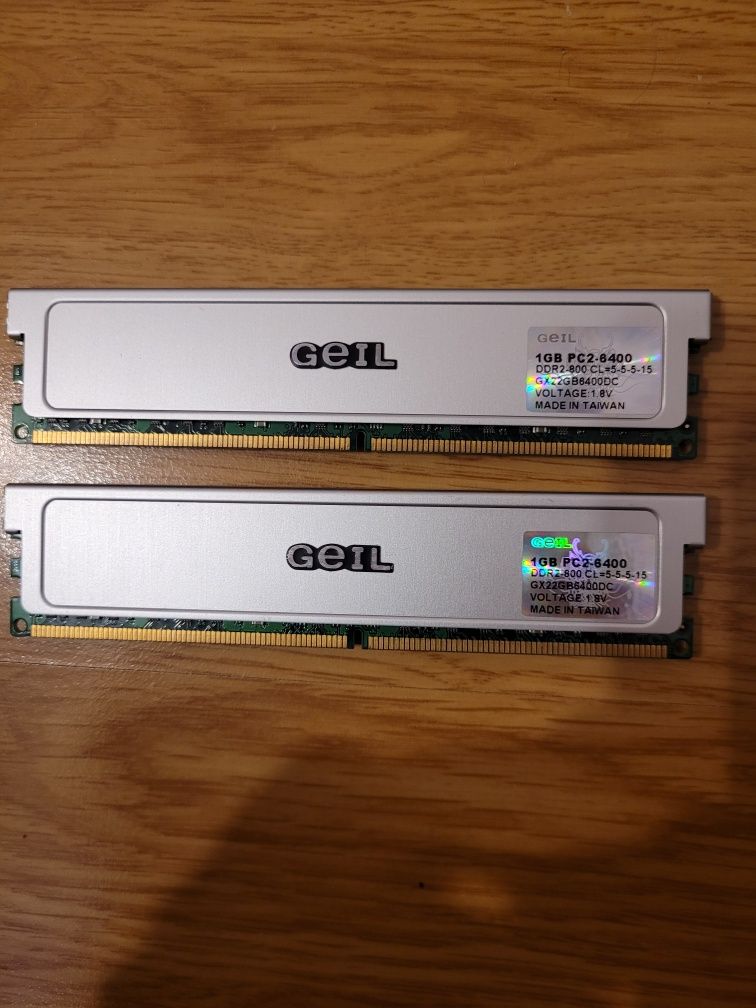 KitDDR 2 GEIL 2 × 1Gb,800 Mhz,cu radiatoare,in cutie,garanție pe viata