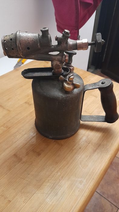 Lampa veche  benzina