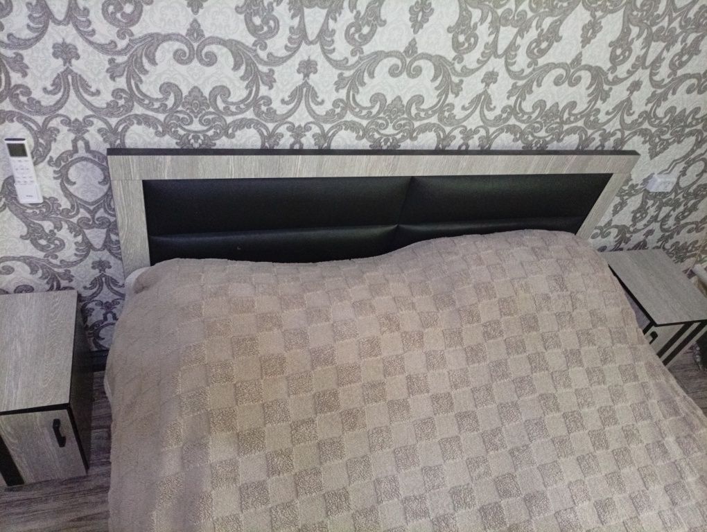 Кровать Двухспальная+ Матрас + Тумбочки
