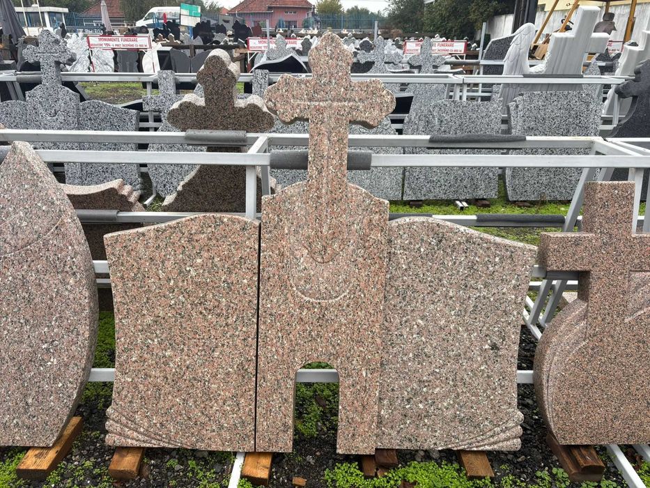 Reducere 15%  monumente funerare granit
