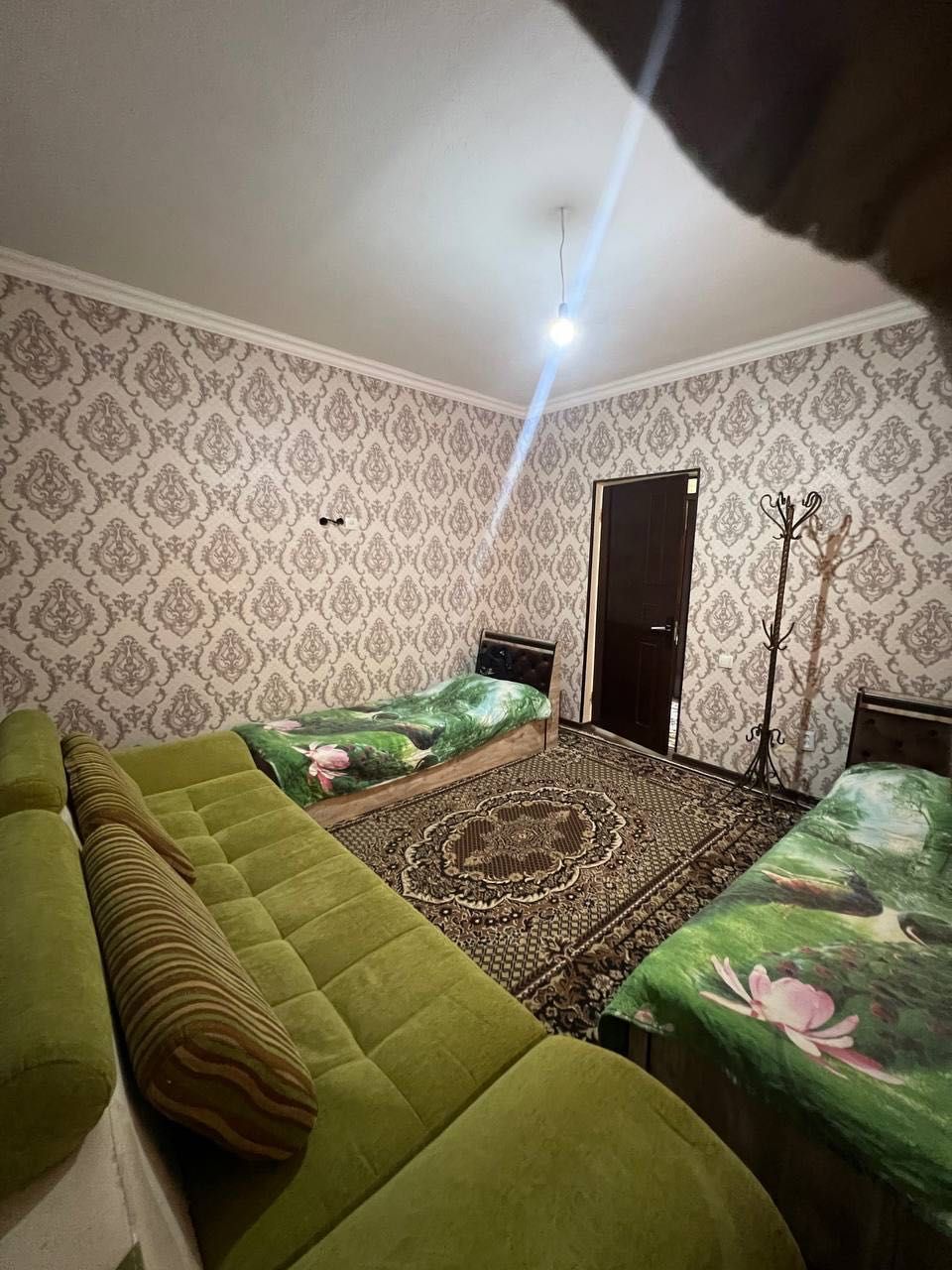 Oq tosh oilaviy dacha ( quyoshga yaqn joylashgan]