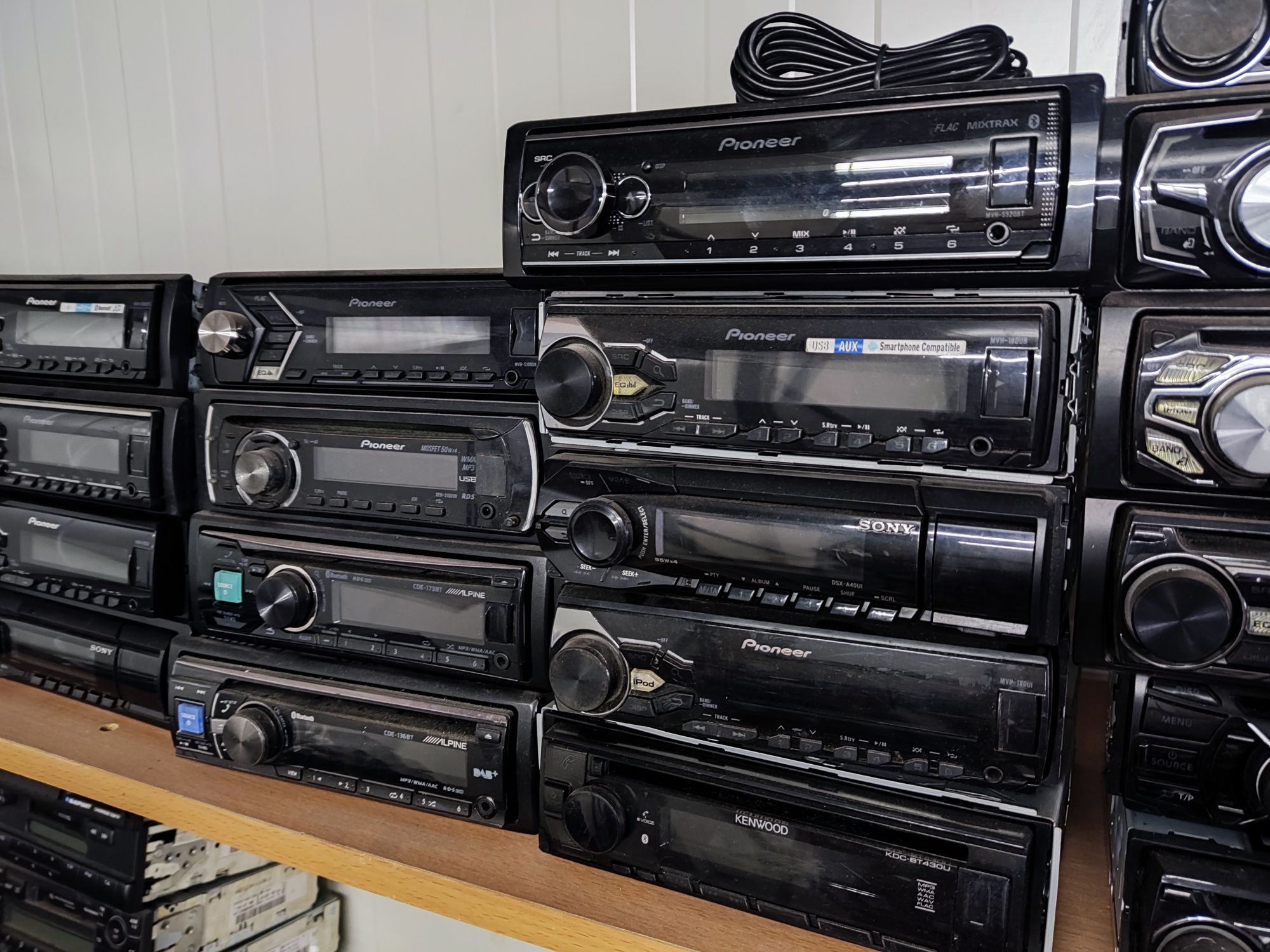 Авто плеъри радио Pioneer Alpine Kenwood Sony JVC