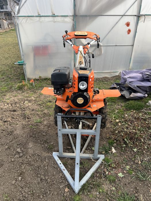 Vând motocultor Ruris 751 KS  cu toate accesoriile + suport