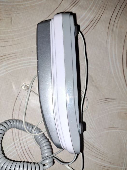 Telefon analog de perete