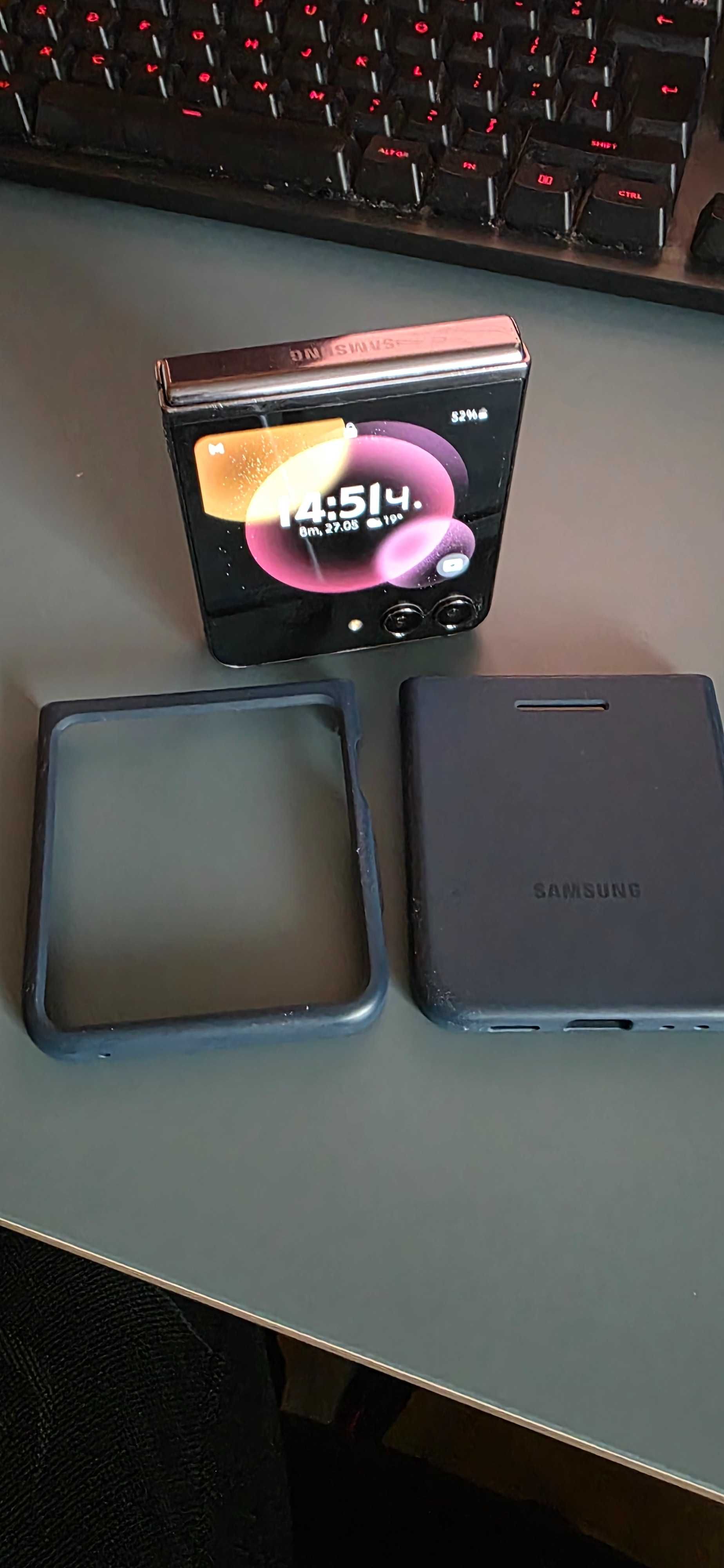 Samsung Z Flip 5 512GB съхранение и 8GB памет в ГАРАНЦИЯ