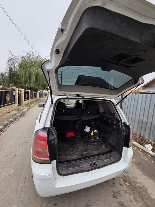 Vând Opel Zafira 1.9TDCI