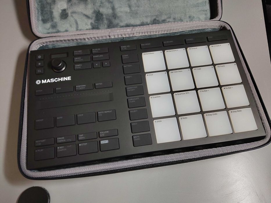 Native Instruments Machine Mikro MK3