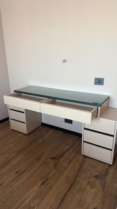 Masa de toaleta si machiaj