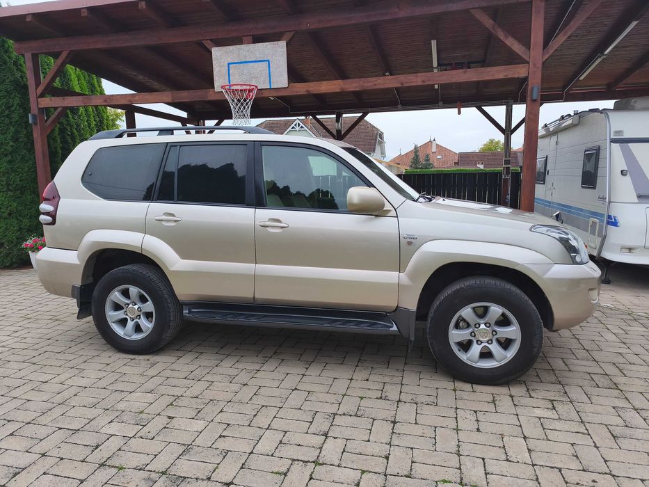 De vanzare Toyota Land Cruiser J120