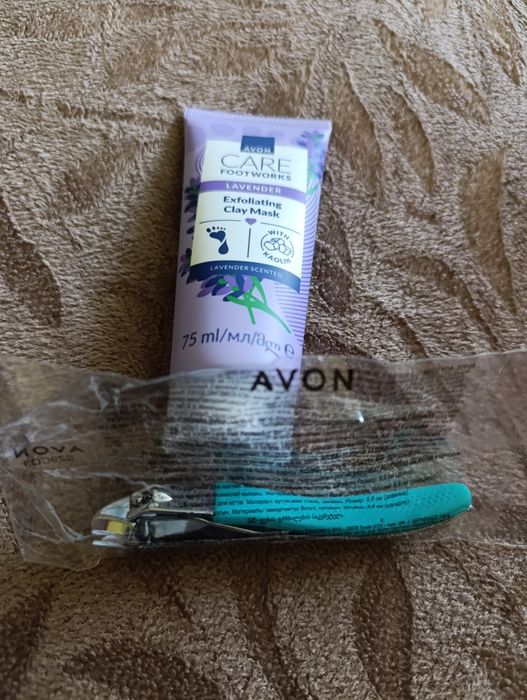 Комплект на Avon