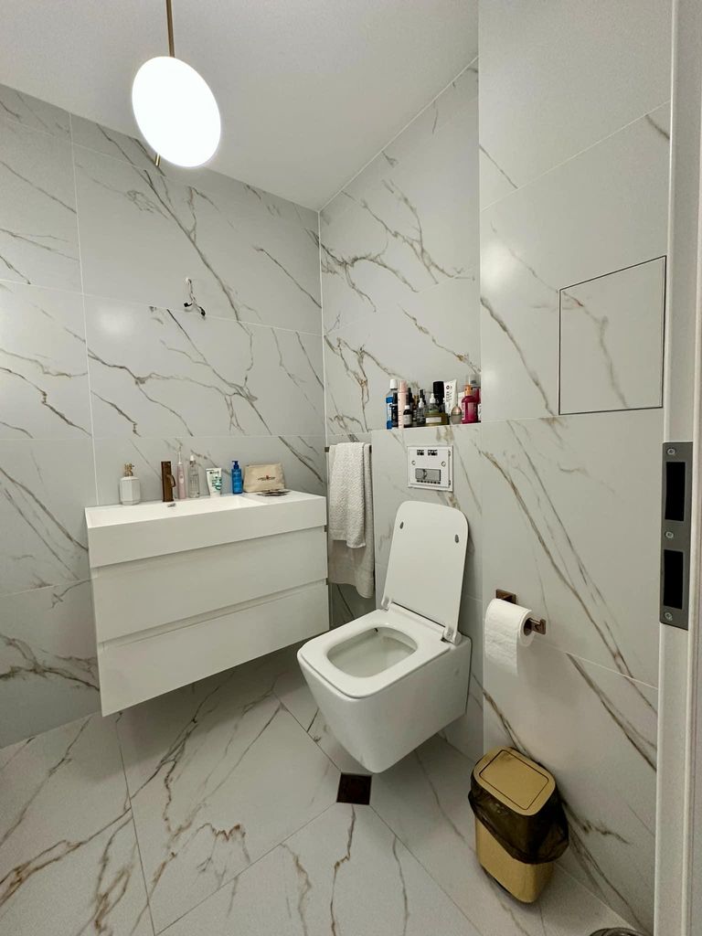 Продава се Тристаен апартамент в Перник, Център - 91 кв.м за 2198 €/кв.м - Снимка #6
