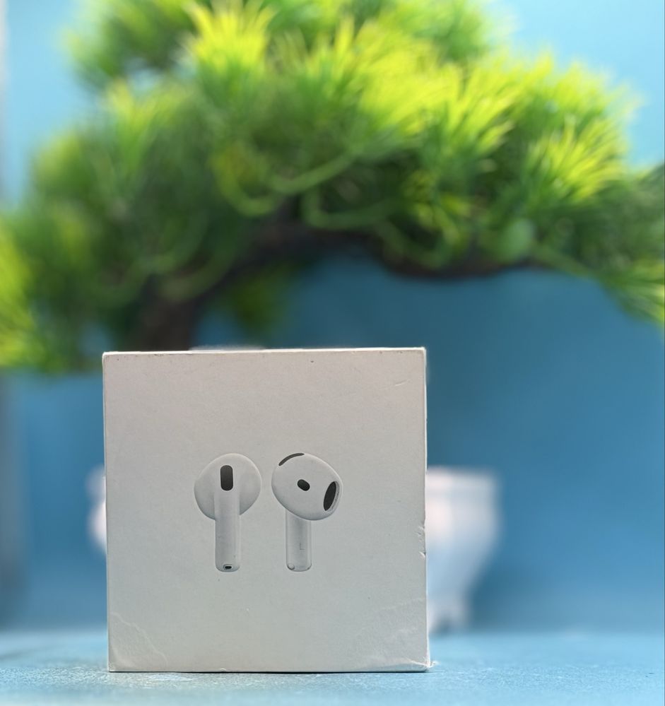 НОВО!!! Безжични слушалки Apple AirPods 4