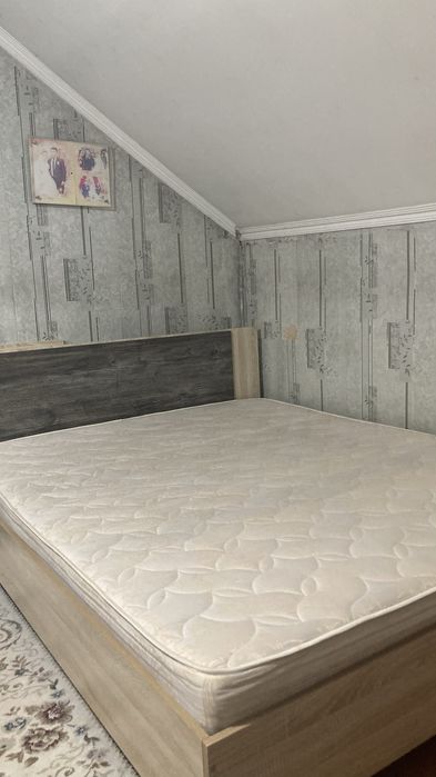 Продам двуспальный кроват и с двумя тумбами