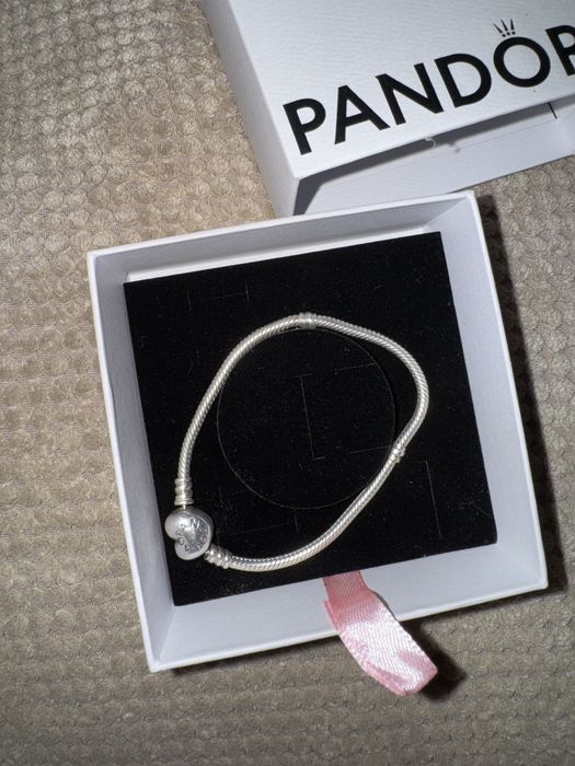 Bratara Pandora, nepurtata