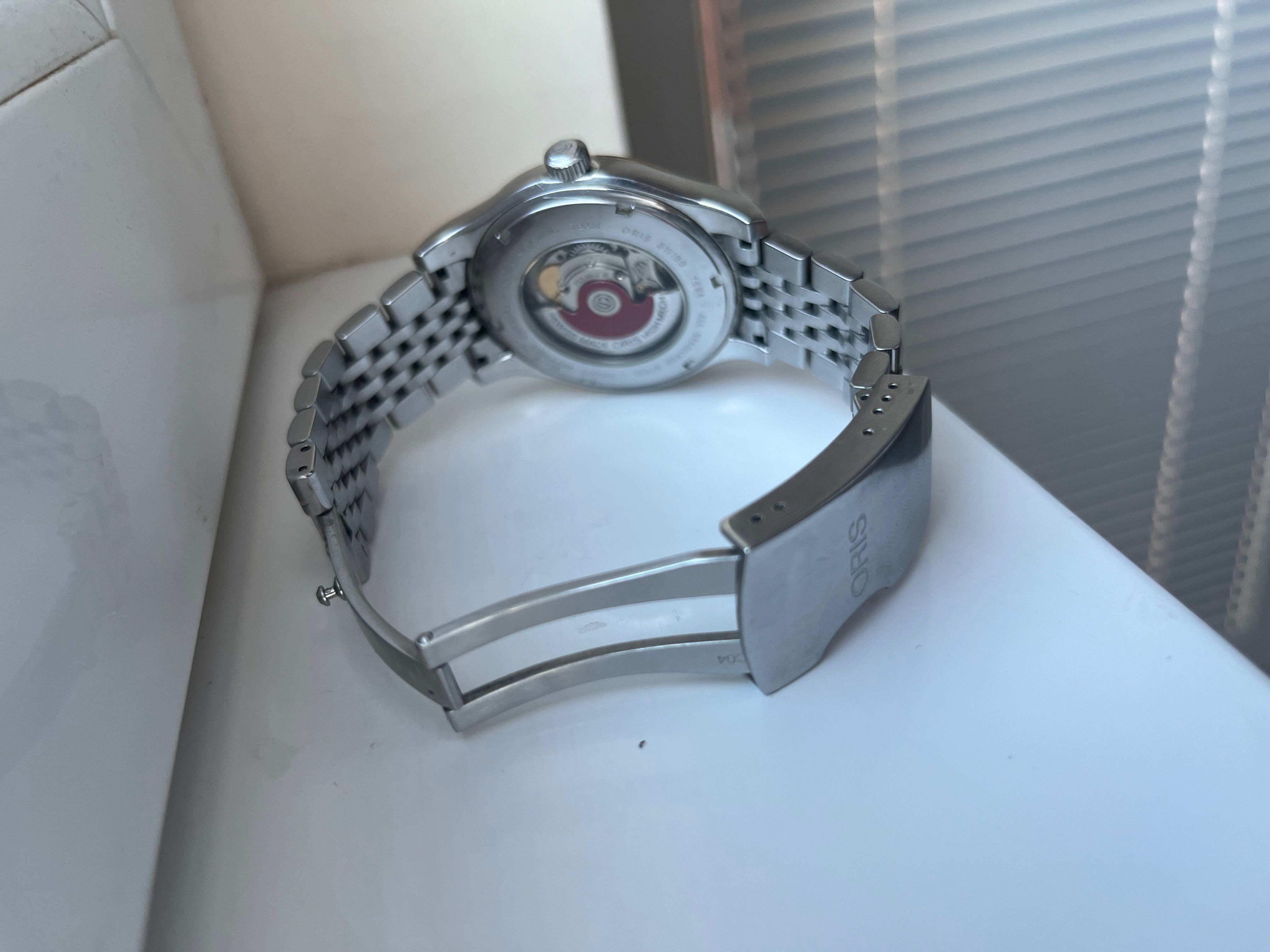 Часовник Oris Classic Date