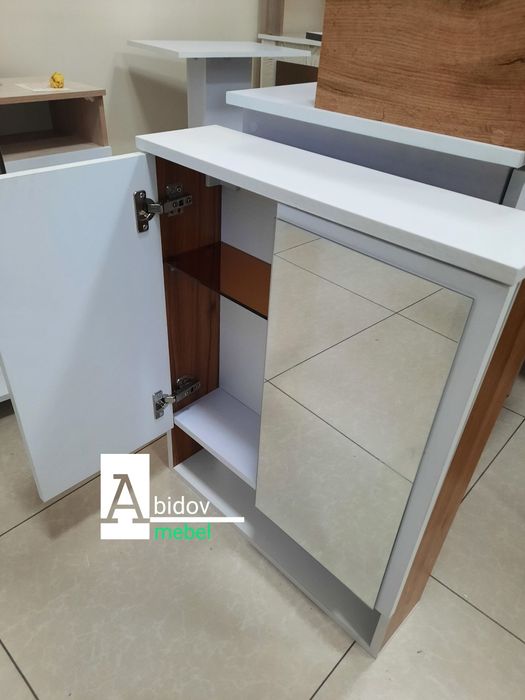 Vanna uchun shkafchik oynali