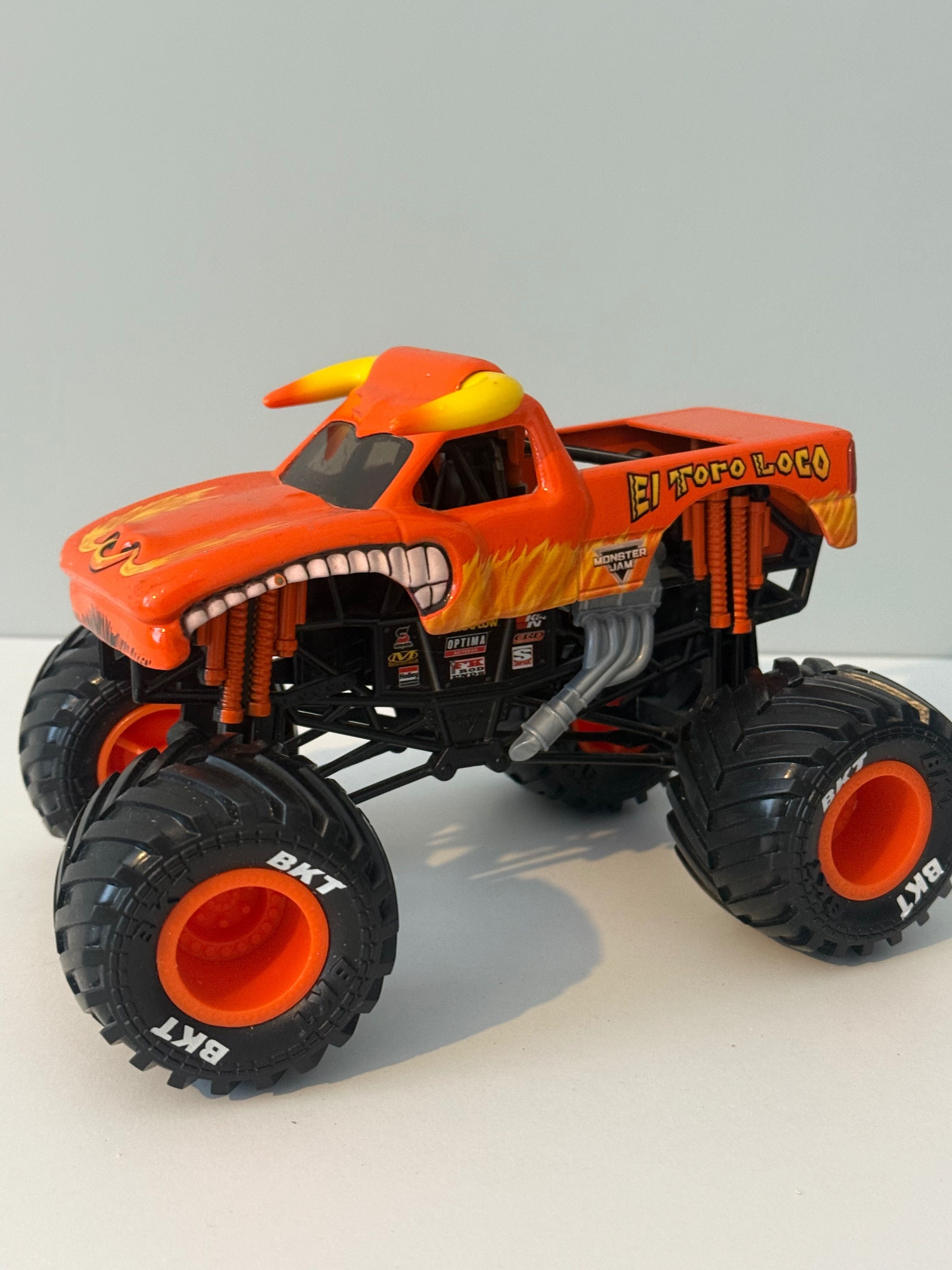Кола играчка Monster Jam Dragon Monster Truck