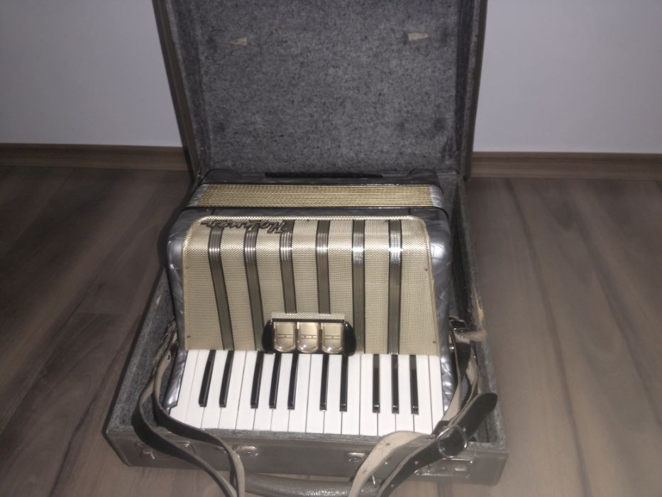 Акордеон Hohner 48 баса