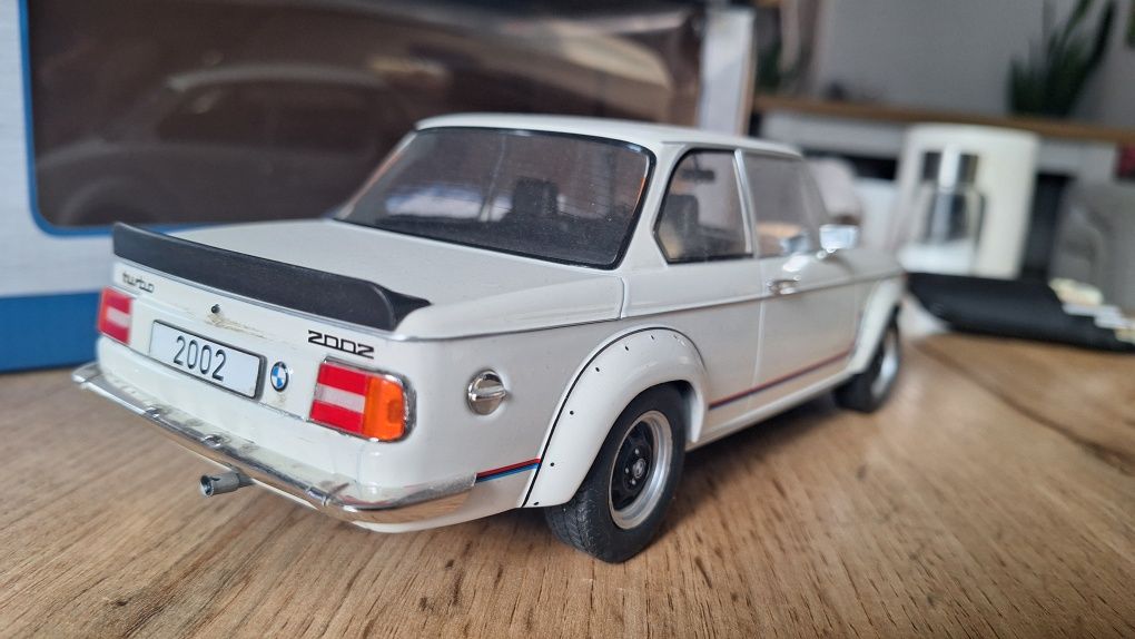 BMW 2002 turbo 1:18