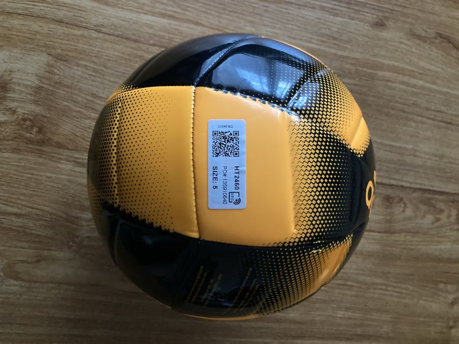 Оригинална футболна топка Adidas