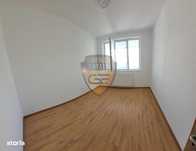 Apartament 4 camere, renovat, centrala, 2 bai – Zona Far / Abator