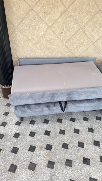 Угловой диван продается( подушки в подарок)