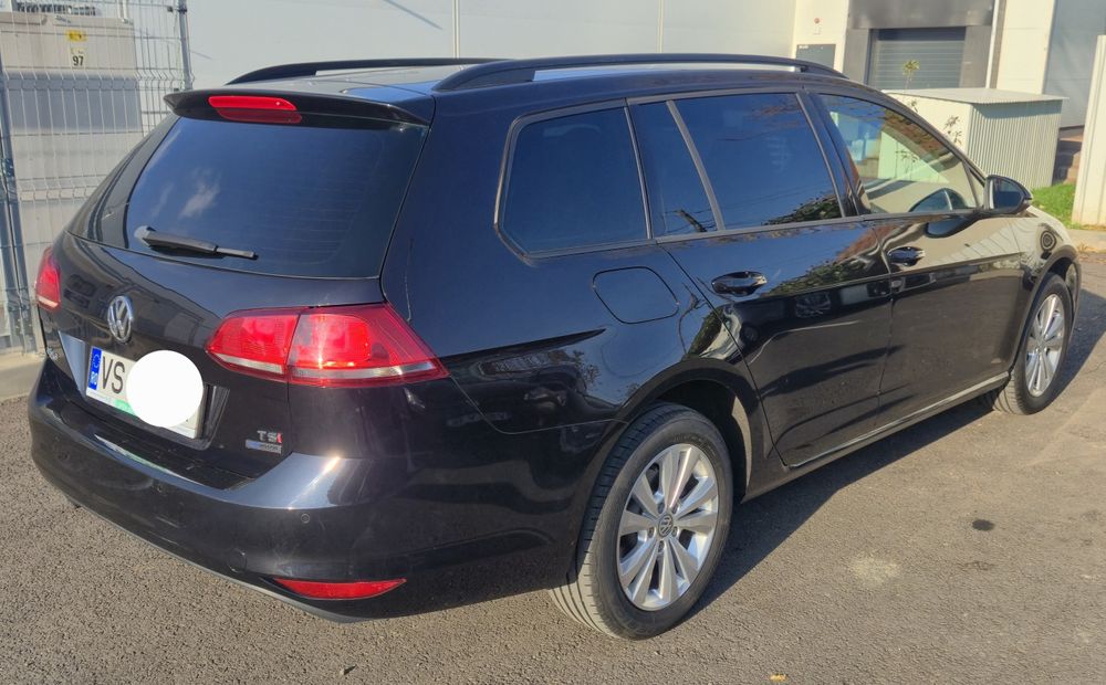 Vând Volkswagen Golf 7 / roți iarnă CADOU