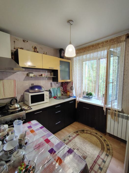 1 комнатная,2 этаж, кирпичный дом, район Уют