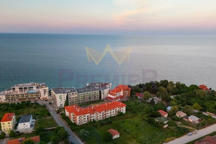 Продава се Двустаен апартамент в Бяла - 62 кв.м за 759 €/кв.м - Снимка #3