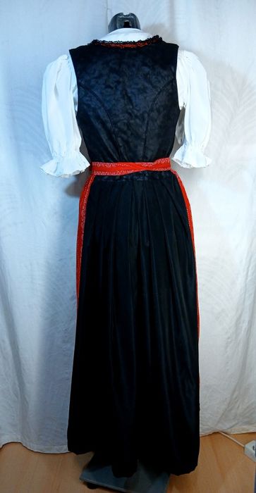 Dirndl Nr 38 Sarfan Rochie bavareza Oktoberfest rochie tirolezat