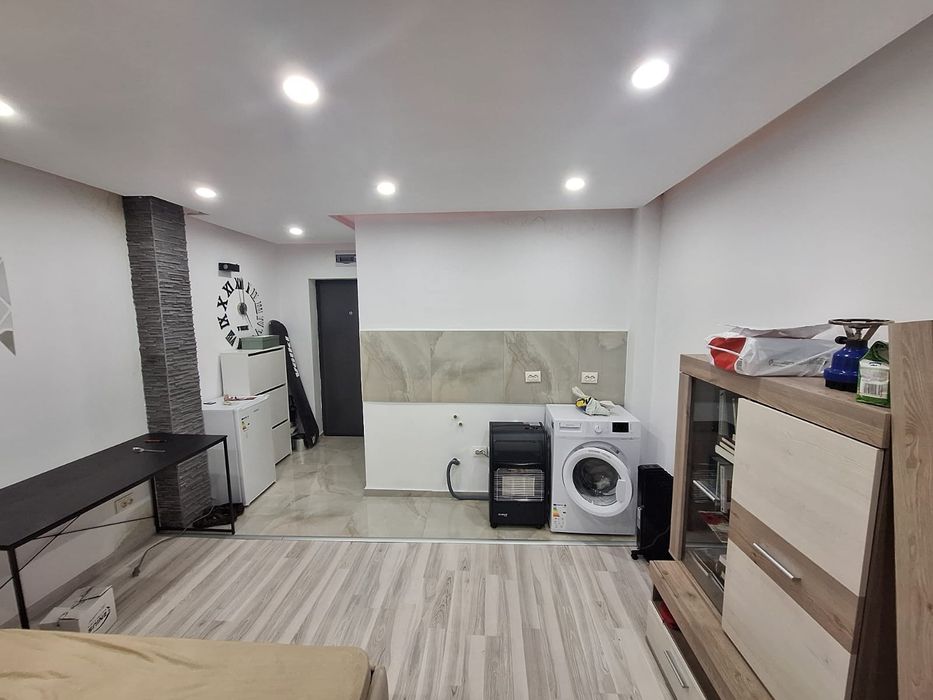 Vând garsoniera in vulcan