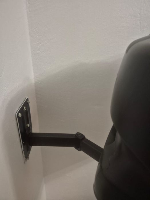 Vand televizor mic cu suport flexibil