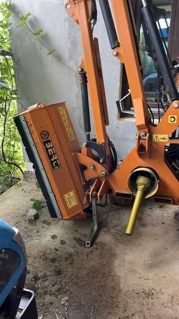 Tocatoare BERTI noua, brat hidraulic ideal pentru santuri, canale